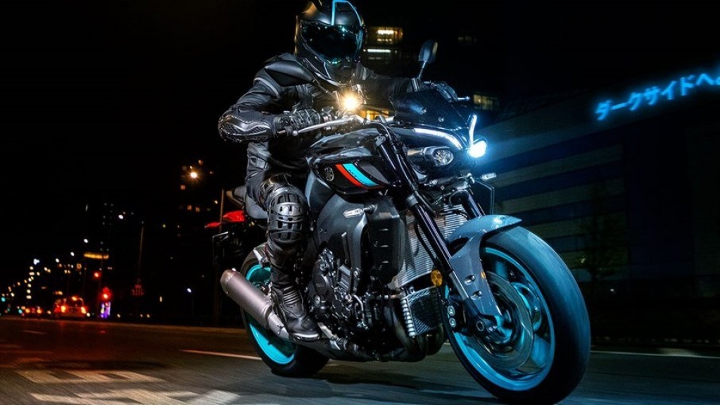 Linha 2022 da Yamaha MT-10 ganha atualização estética e mecânica