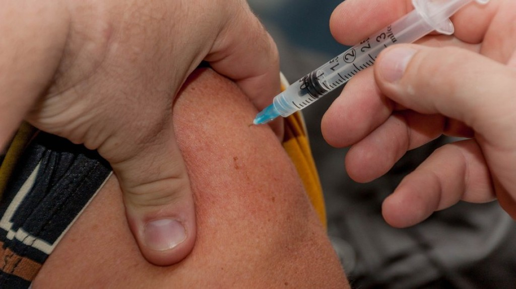 UE aprova nova vacina contra a dengue; Brasil espera aval da Anvisa