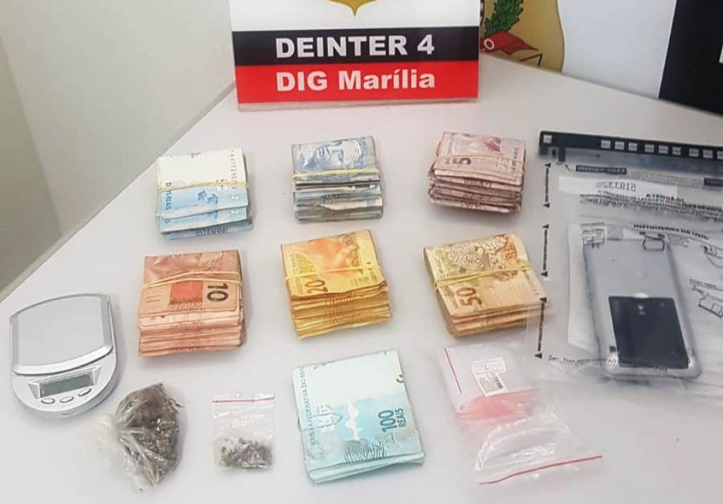Suspeito recusa abrir porta para polícia; acaba preso por tráfico em Marília