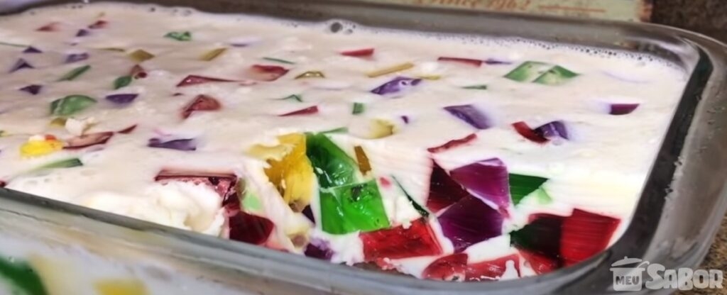 Aprenda a fazer uma sobremesa rica em colágeno e bem saborosa! Gelatina colorida diet!