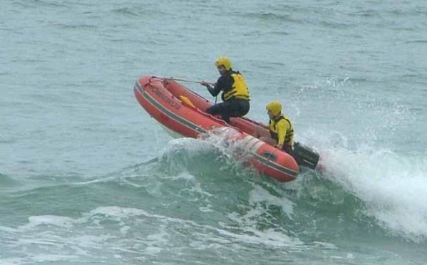 Morador da região desaparece no mar; Bombeiros buscam