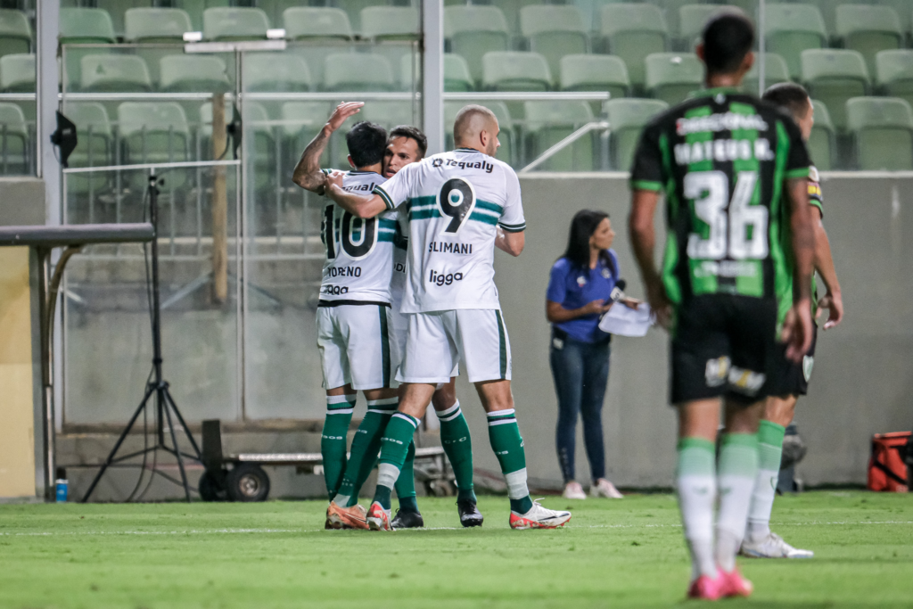 Com gols de Bruno Gomes, Marcelino Moreno e Robson o Coxa venceu o América por 3 a 0