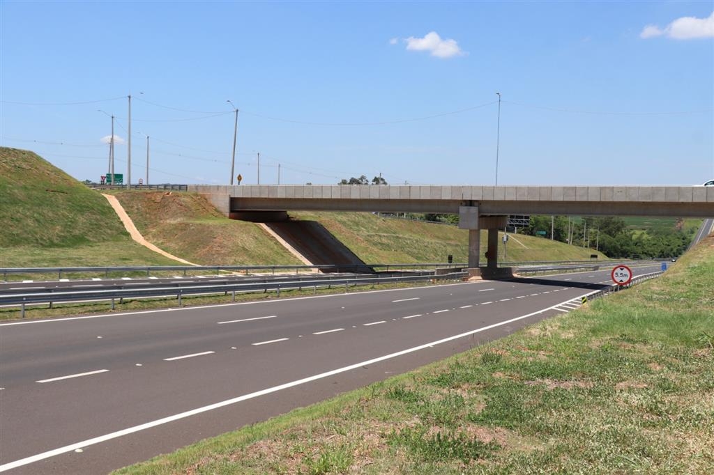 Duplicação da SP-333 conclui 64km entre Marília e Assis; entrega traz governador