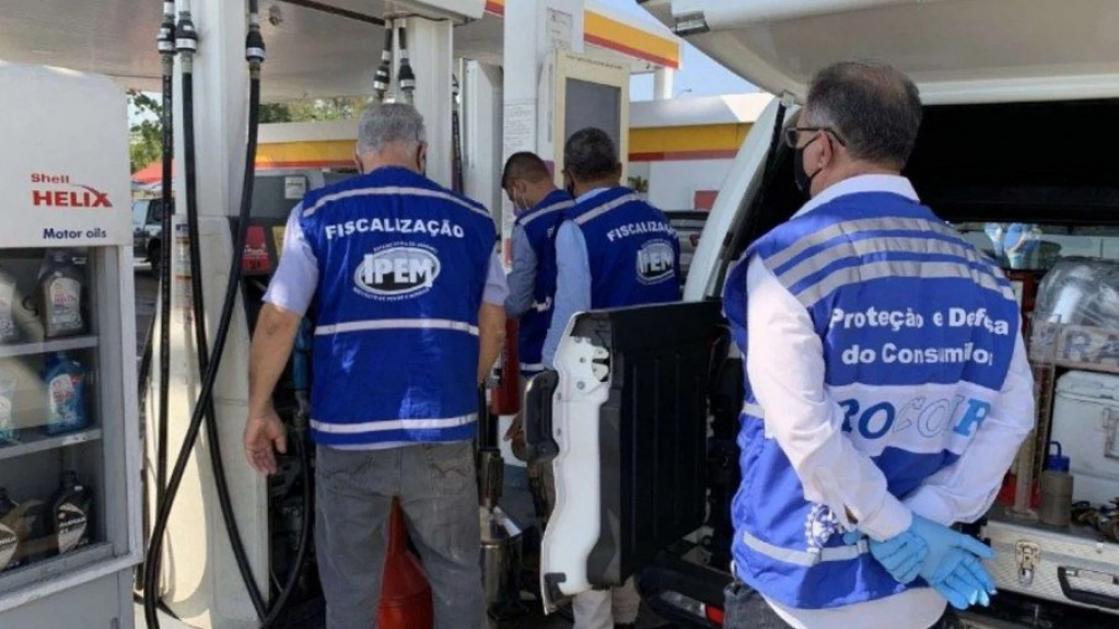 Procon-RJ autua mais 15 postos por irregularidade no ICMS