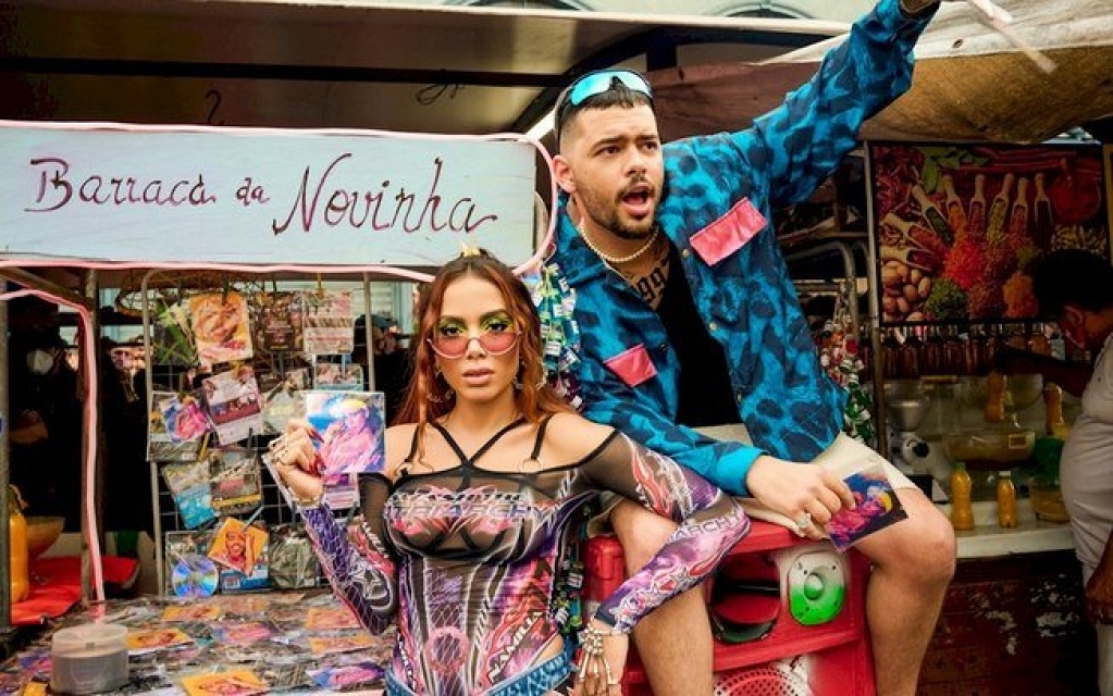 Anitta e Pedro Sampaio mergulha no funk de "No Chão Novinha" Anitta e Pedro Sampaio mergulha no funk de "No Chão Novinha"