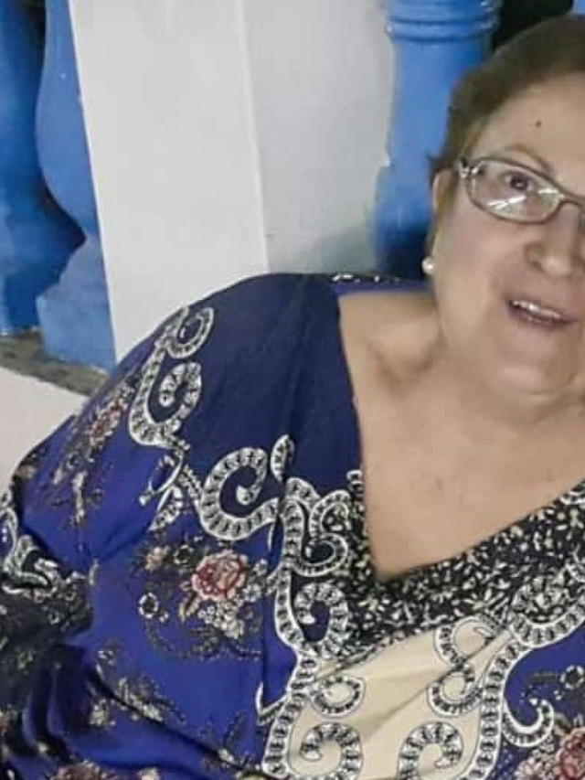 Família e amigos fazem despedida à educadora Neli dos Santos Mendes