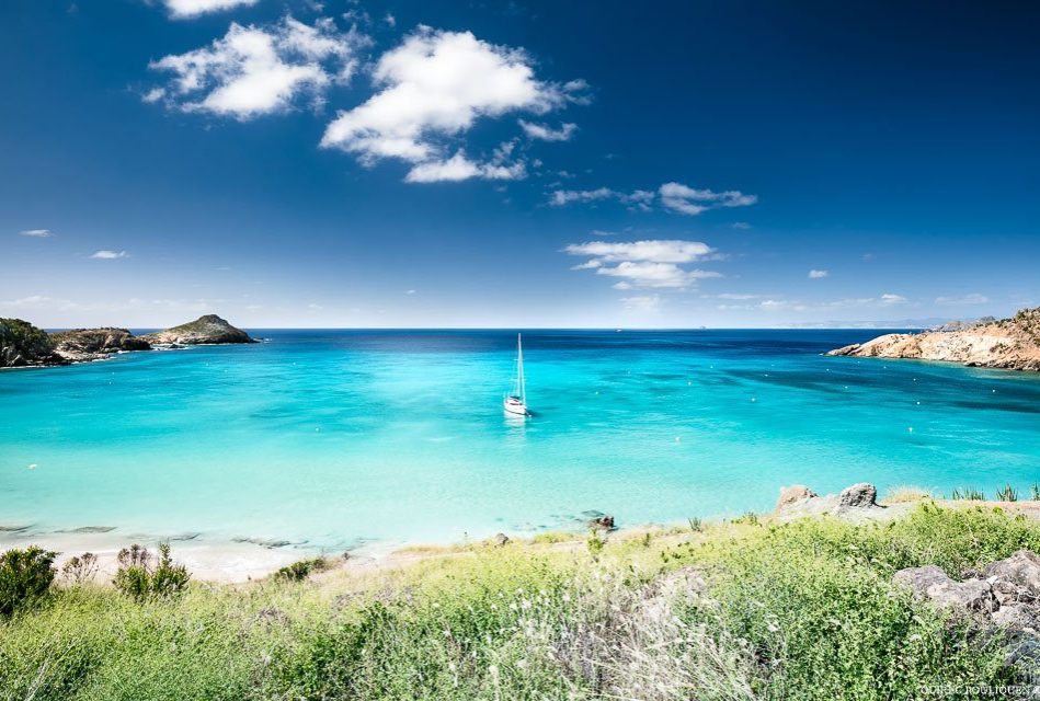 Praia de Colombier, em St. Barths. Foto: St Barth Tourisme