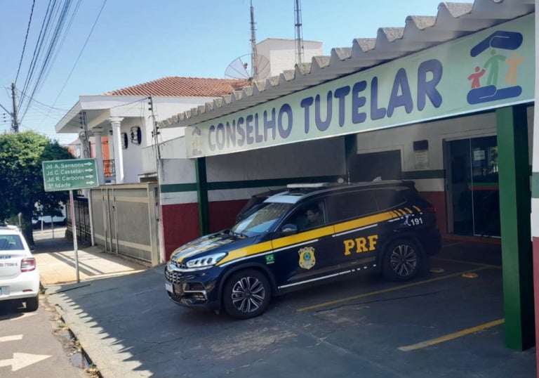 PRF resgata adolescente na rodovia BR-153: perdeu ônibus da escola