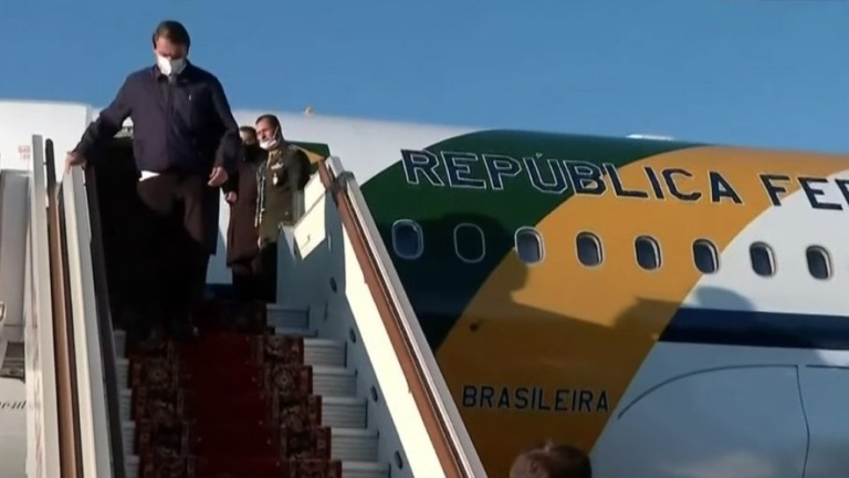 Bolsonaro desembarca na Rússia para reunião com Putin