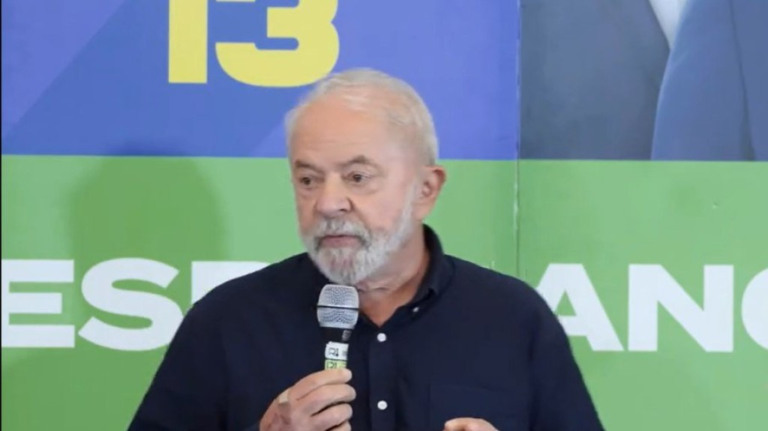 Lula promete isentar de IR quem ganha até R$ 5 mil