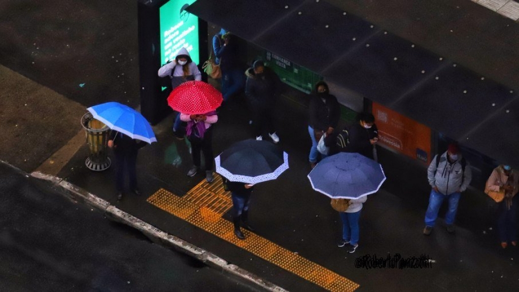 Tempo chuvoso e sensação de frio marcam a previsão desta terça-feira Tempo chuvoso e sensação de frio marcam a previsão desta terça-feira