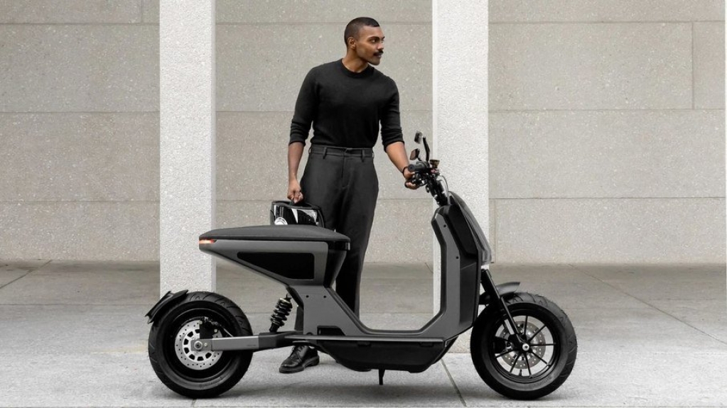 Novo scooter elétrico tem 140 km de autonomia e leva até duas pessoas