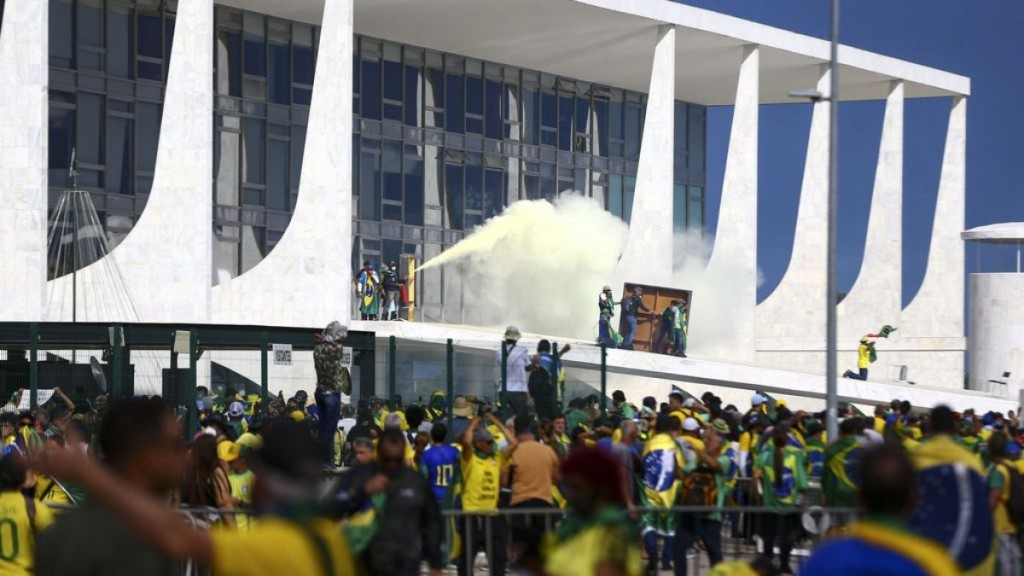 MARCELO CAMARGO/AGÊNCIA BRASIL Terroristas invadiram a Praça dos Três Poderes no dia 8 de janeiro MARCELO CAMARGO/AGÊNCIA BRASIL Terroristas invadiram a Praça dos Três Poderes no dia 8 de janeiro