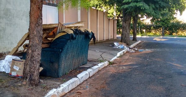 Zona norte tem rastro de entulho em avenidas