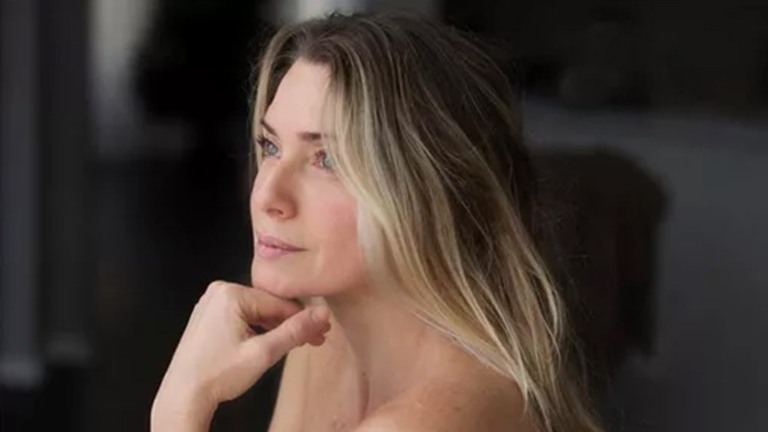 Leticia Sipper fecha ano com clique nude inspirador e reflite: ‘Quero realizar mais’