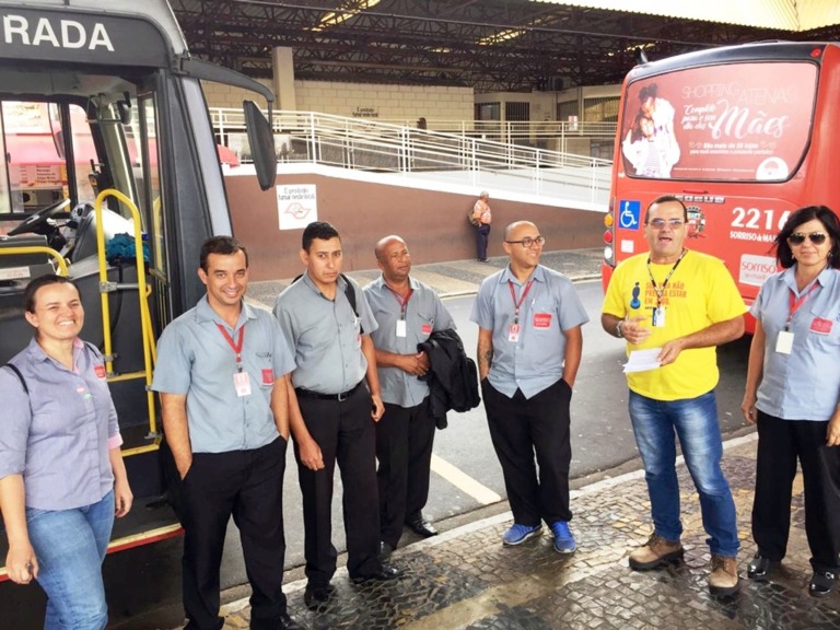 Funcionários de transporte coletivo recebem dicas para prevenção de acidentes