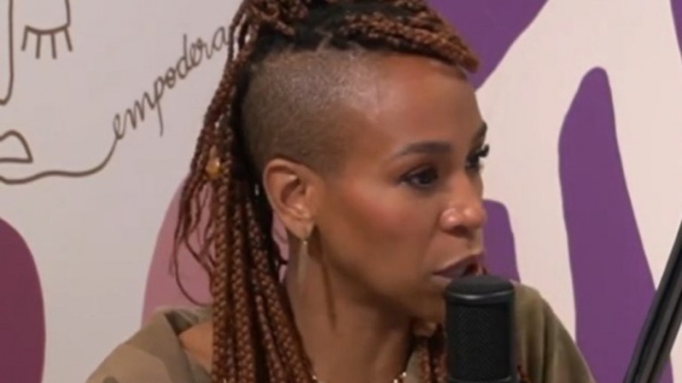 Karol Conká afirma ser sapiossexual e que não lembra de beijo em Bill