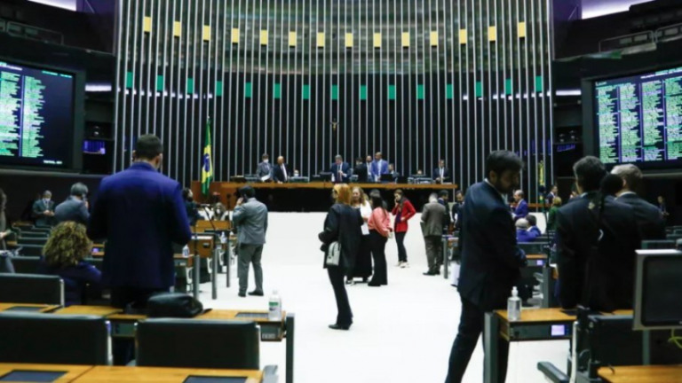 Câmara diz que falha na votação da PEC é 'grave e sem precedentes'