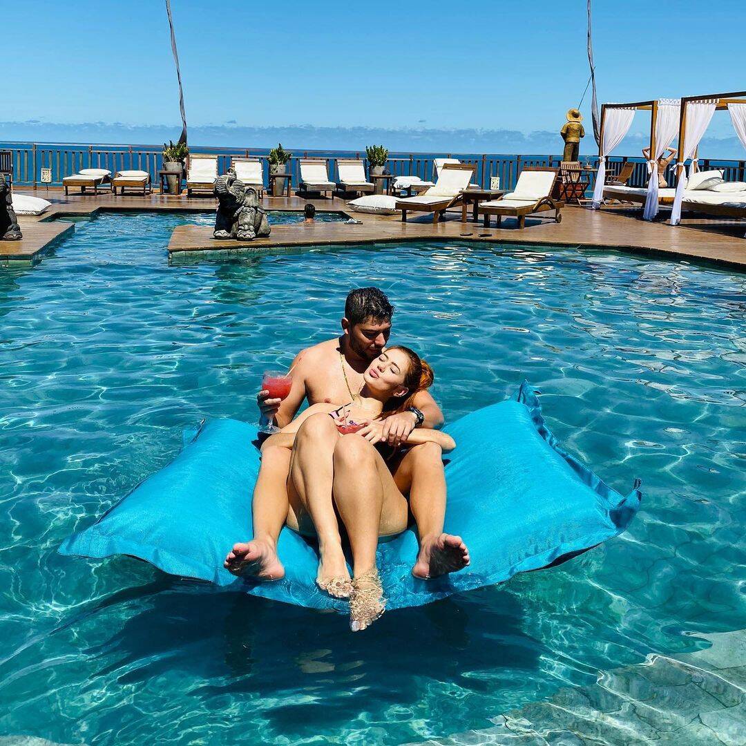 Mirela Janis e Yugnir Ângelo. Foto: Instagram