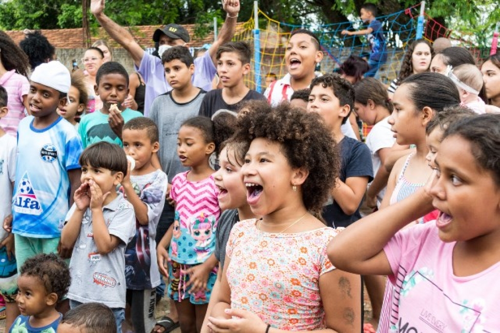 Mulheres do Bronx fazem festa para crianças de comunidades na zona oeste Mulheres do Bronx fazem festa para crianças de comunidades na zona oeste