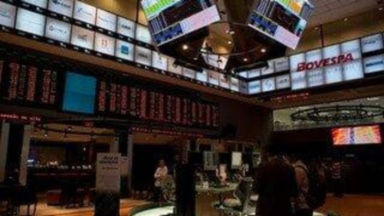 Puxada pelas commodities, Ibovespa fecha maio em alta
