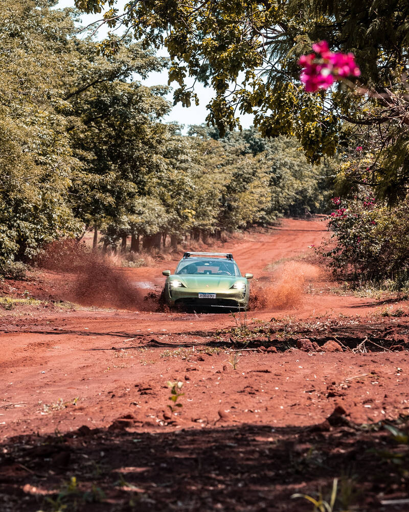 Porsche Taycan 4 Cross Turismo . Foto: Divulgação