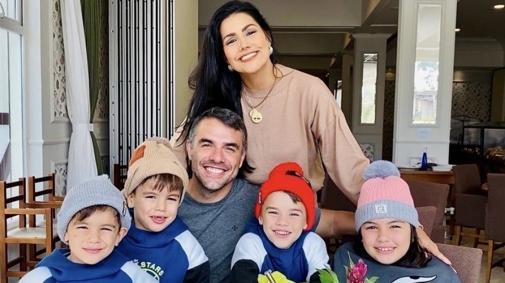 Daniel Saullo ganha festa surpresa de Mari Felício em Campos do Jordão