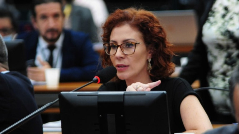 'Não foi traição', diz Zambelli após afirmar que fez aceno ao STF