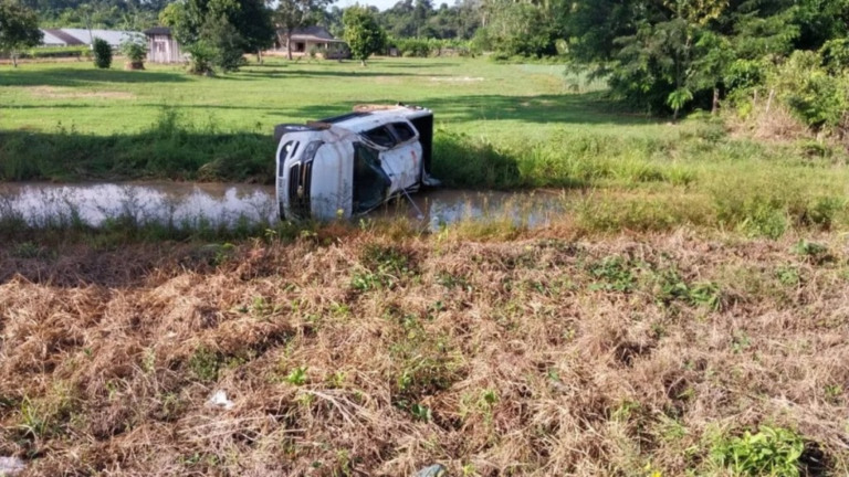 Divulgação – 27.04.2023 Carro com deputado e assessores capota em Rondônia