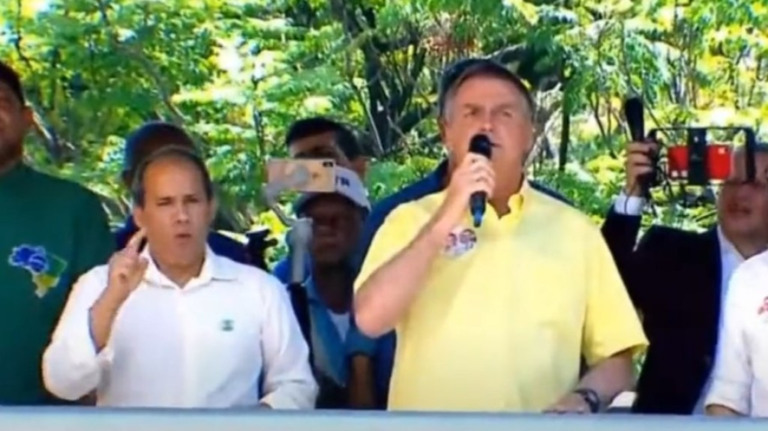 Jair Bolsonaro discursa ao lado de Zema em Minas e pede "oportunidade"