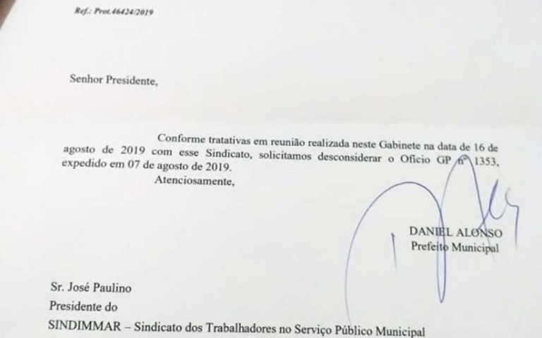 Prefeitura recebe sindicato, retoma negociação e repasses mensais