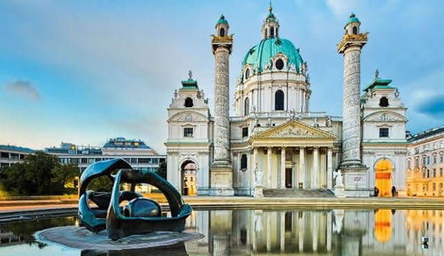 A Karlskirche é uma das catedrais que recebe concertos. Foto: Reprodução/Classictic