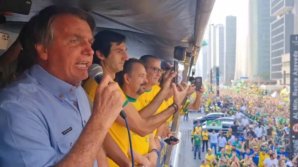 Manifestações golpistas afastam capital, diz economista do Goldman Sachs Manifestações golpistas afastam capital, diz economista do Goldman Sachs