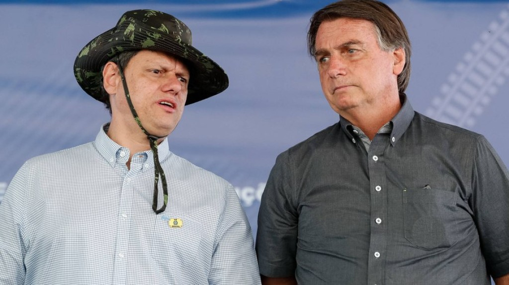 TarcÃsio ignora Bolsonaro e defende vacina: "Vamos estimular" TarcÃsio ignora Bolsonaro e defende vacina: "Vamos estimular"