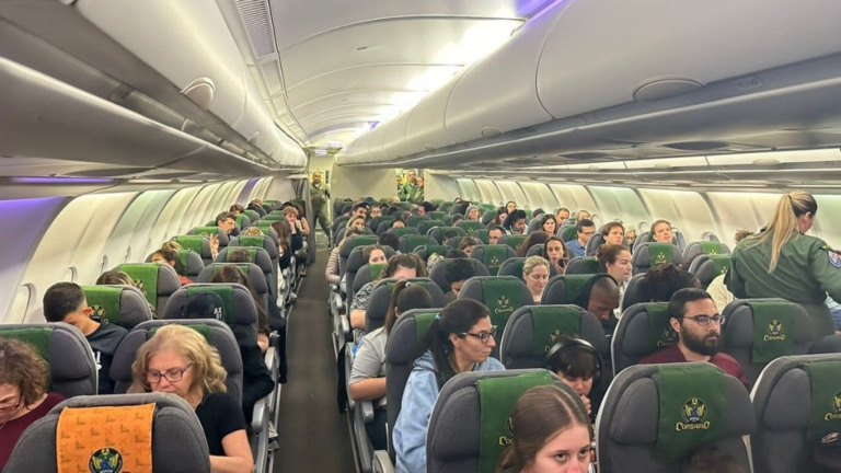 Divulgação/FAB Brasileiros no sétimo voo de repatriação