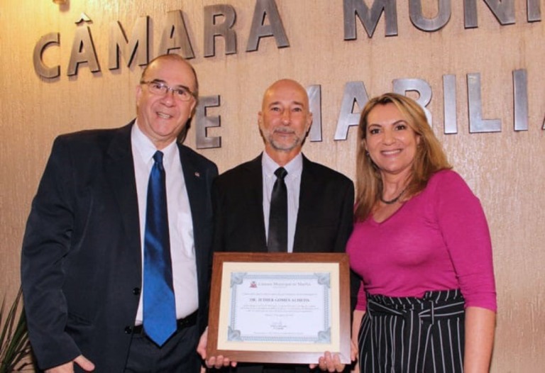 Docente do curso de Direito da Unimar é homenageado na Câmara de Marília