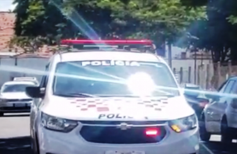 Homem em surto ataca policiais e é baleado em Garça