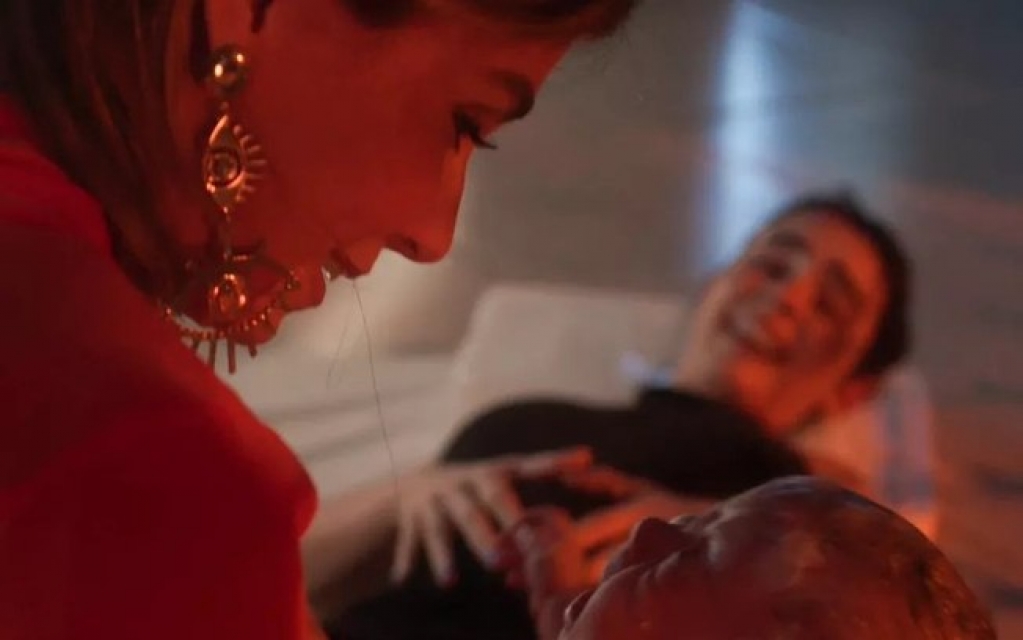 'Quanto Mais Vida Melhor': Paula faz o parto de Flávia