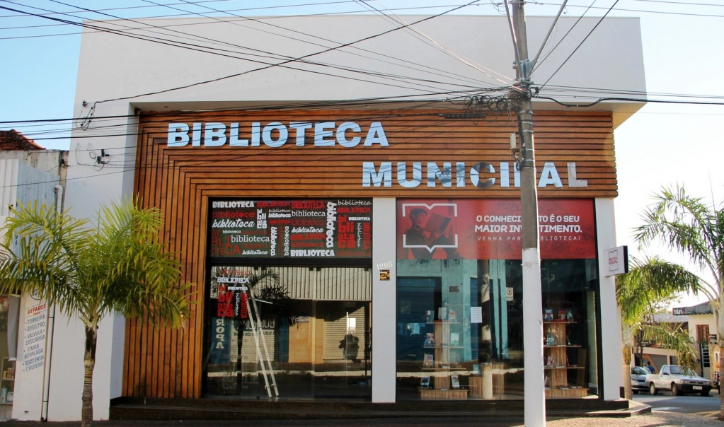 Após mudança polêmica, Biblioteca reabre em novo prédio nesta quarta