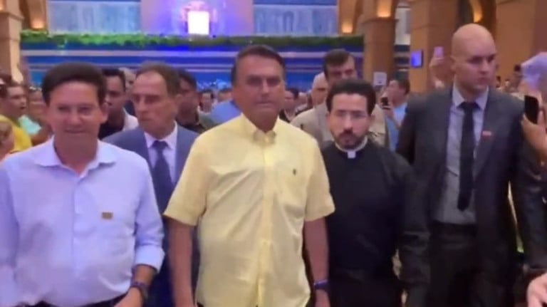 Campanha de Bolsonaro lamenta confusão em Aparecida