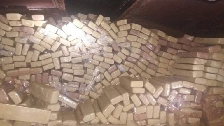 Divulgação/PRF Malotes de cocaína apreendido pela PRF