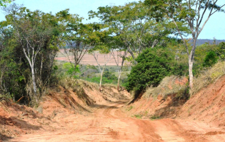 Cetesb cobra R$ 530 mil da Prefeitura por danos com obras em estradas rurais