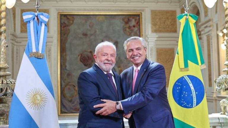 Ricardo Stuckert/PR Lula ao lado de Alberto Fernández, presidente da Argentina