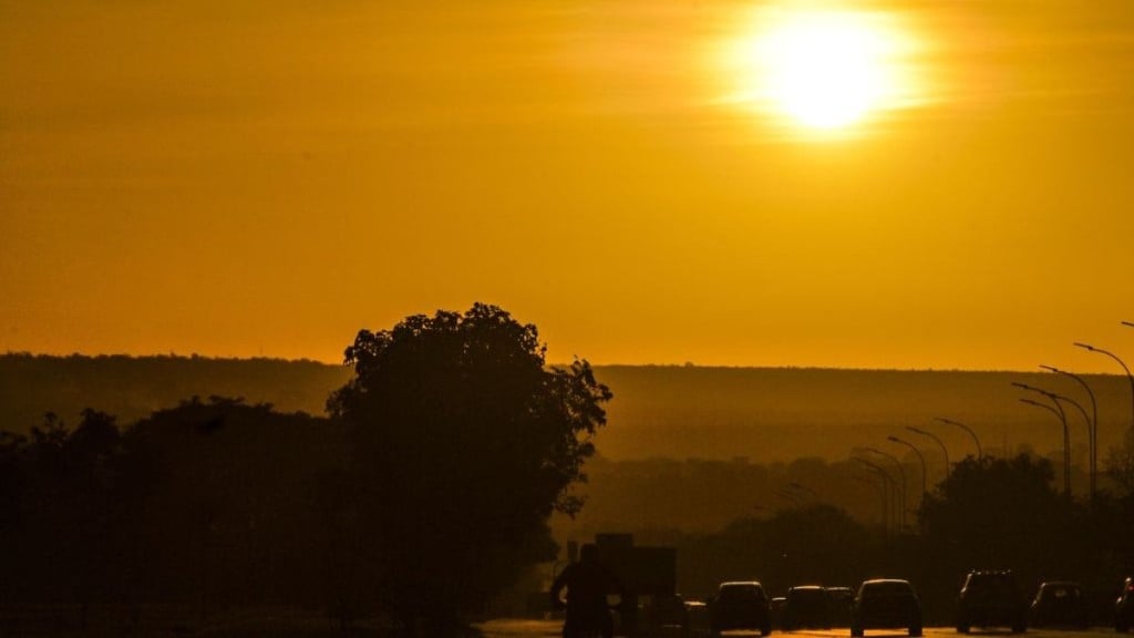 Marcello Casal Jr/Agência Brasil As regiões Sudeste e Centro-oeste são as que mais devem sentir as ondas de calor