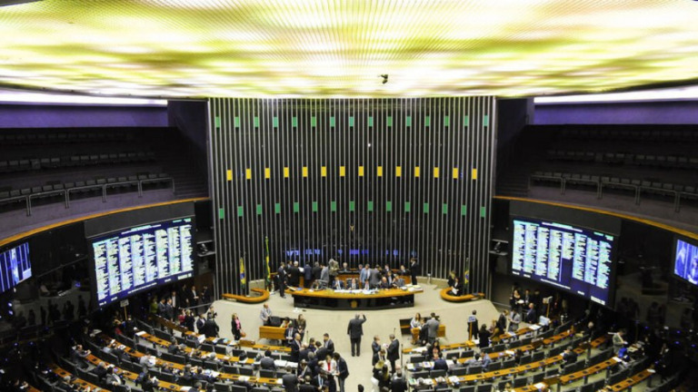 Congresso aprova LDO 2023 que prevê salário-mínimo de R$ 1.294