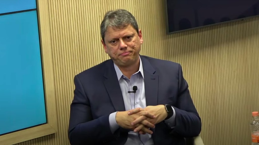 Tarcísio diz que autismo não é permanente, mas recua após repercussão