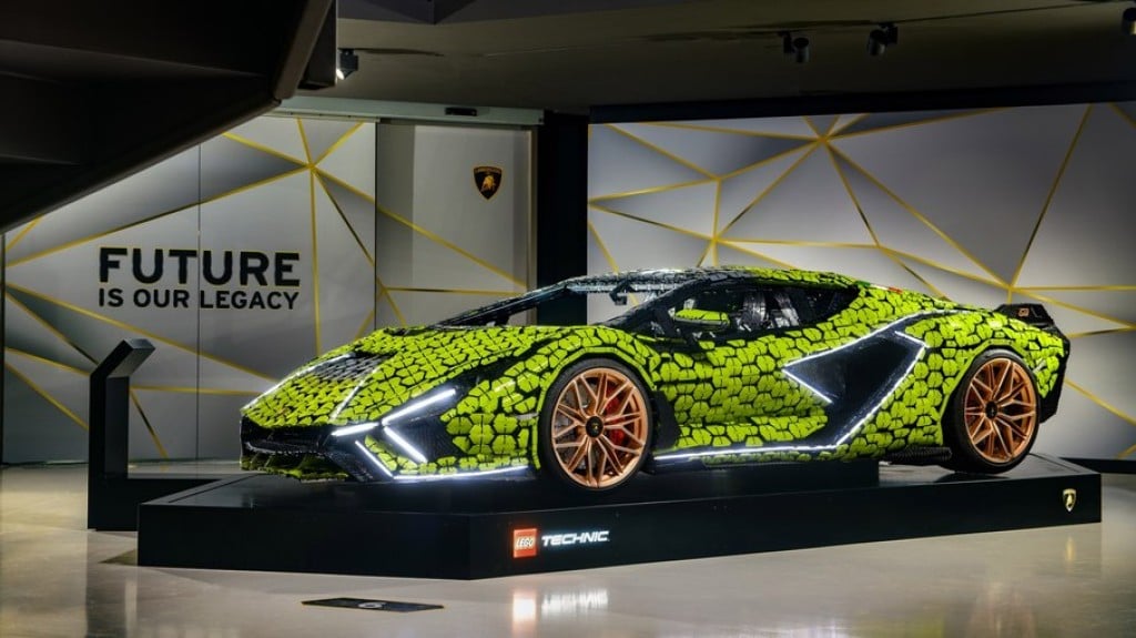 Escala 1:1 do esportivo Sián da Lego é exibido no Museu da Lamborghini