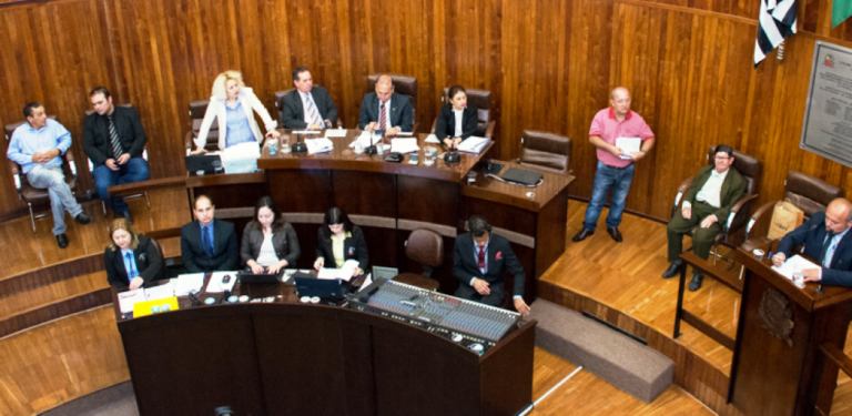 Câmara de Marília contrata Vunesp para concurso: vagas em dois cargos