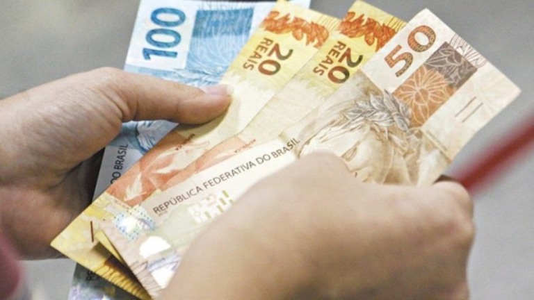 Governo diz que R$ 400 para Auxílio Brasil está previsto no Orçamento