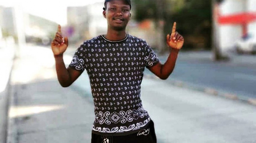 Caso Moïse: "Facada no meu coração", diz mãe de congolês assassinado
